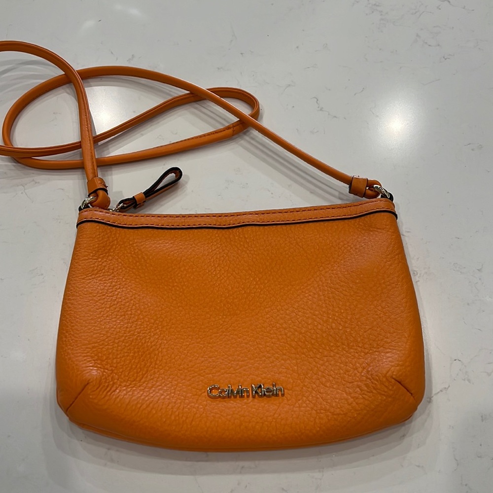 NWOT gorgeous tangerine orange Calvin Klein crossbody super soft leather